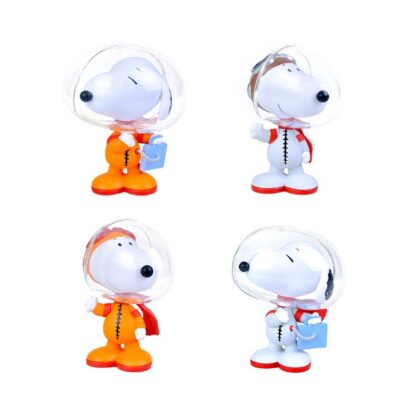Коллекционная фигурка Worlds Beyond Series 4 Snoopy (WORLDS BEYOND Series 4 Snoopy Figurine)